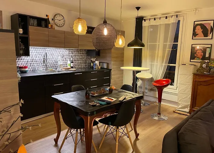 Design Apartment In The Heart Of Paris